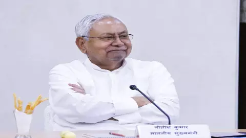 Nitish Cabinet Decisions: नीतीश का मास्टरस्ट्रोक! 6 नए एयरपोर्ट, करोड़ों का बजट... क्या इन फैसलों से बदलेगा जनता का मूड?