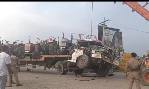 Mathura News: जैंत हाईवे पर दो ट्रकों की भिड़ंत, दर्जनों लोग बाल-बाल बचे, हाईवे पर एक घंटे तक जाम