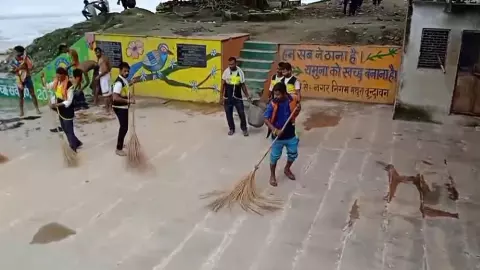 Mathura News: स्वच्छता शंखनाद, जन्माष्टमी से पहले बंगाली घाट से गऊघाट तक पूजा