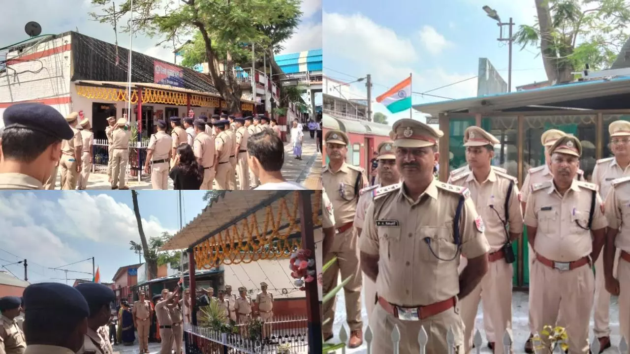 Chandauli News: DDU जंक्शन पर गूंजा देशभक्ति का जयघोष, RPF ने मनाया 79वां स्वतंत्रता दिवस