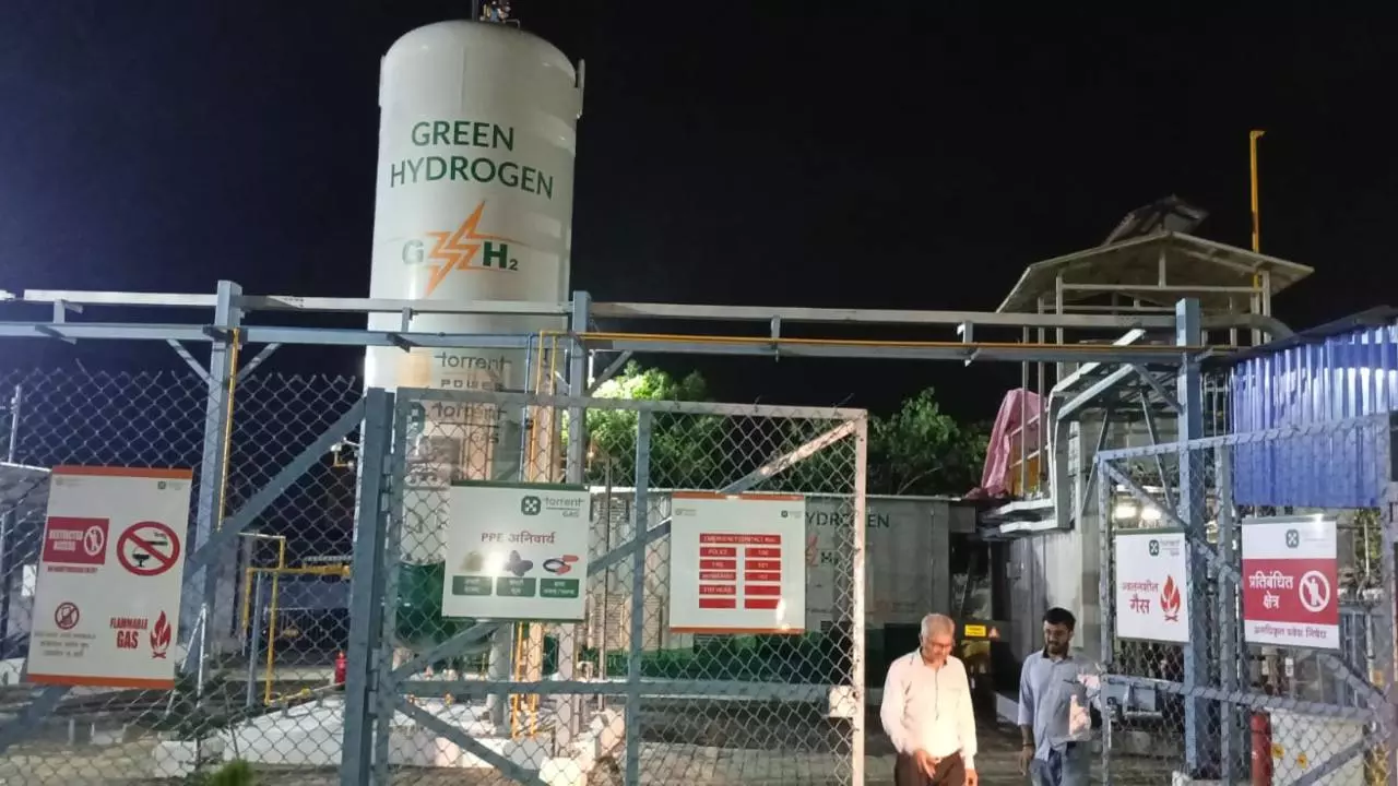 Gorakhpur News: मुख्यमंत्री योगी 17 को करेंगे ग्रीन हाईड्रोजन प्लांट का लोकार्पण, जानें इसके फायदे