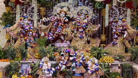 Kanpur News: कानपुर इस्कॉन मंदिर में श्रीकृष्ण जन्मोत्सव की भव्य धूम, लाखों भक्तों की उमड़ी भीड़