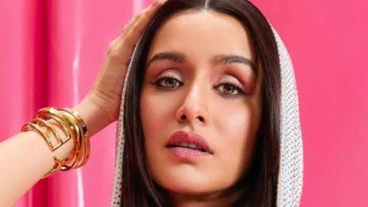 Sharddha Kapoor Movie Vitjabai Narayangaonkar Biopic