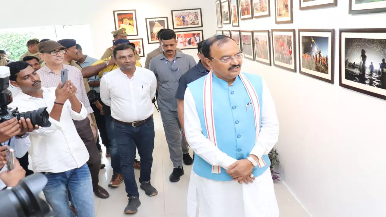 Lucknow News: World Photography Day पर TYPA की प्रदर्शनी पर उद्घाटन करने पहुंचे डिप्टी CM केशव मौर्य, अपनी तस्वीर देखकर बोले- वाह!