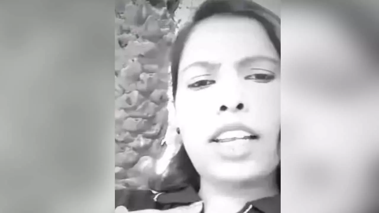 Woman commits suicide by hanging (