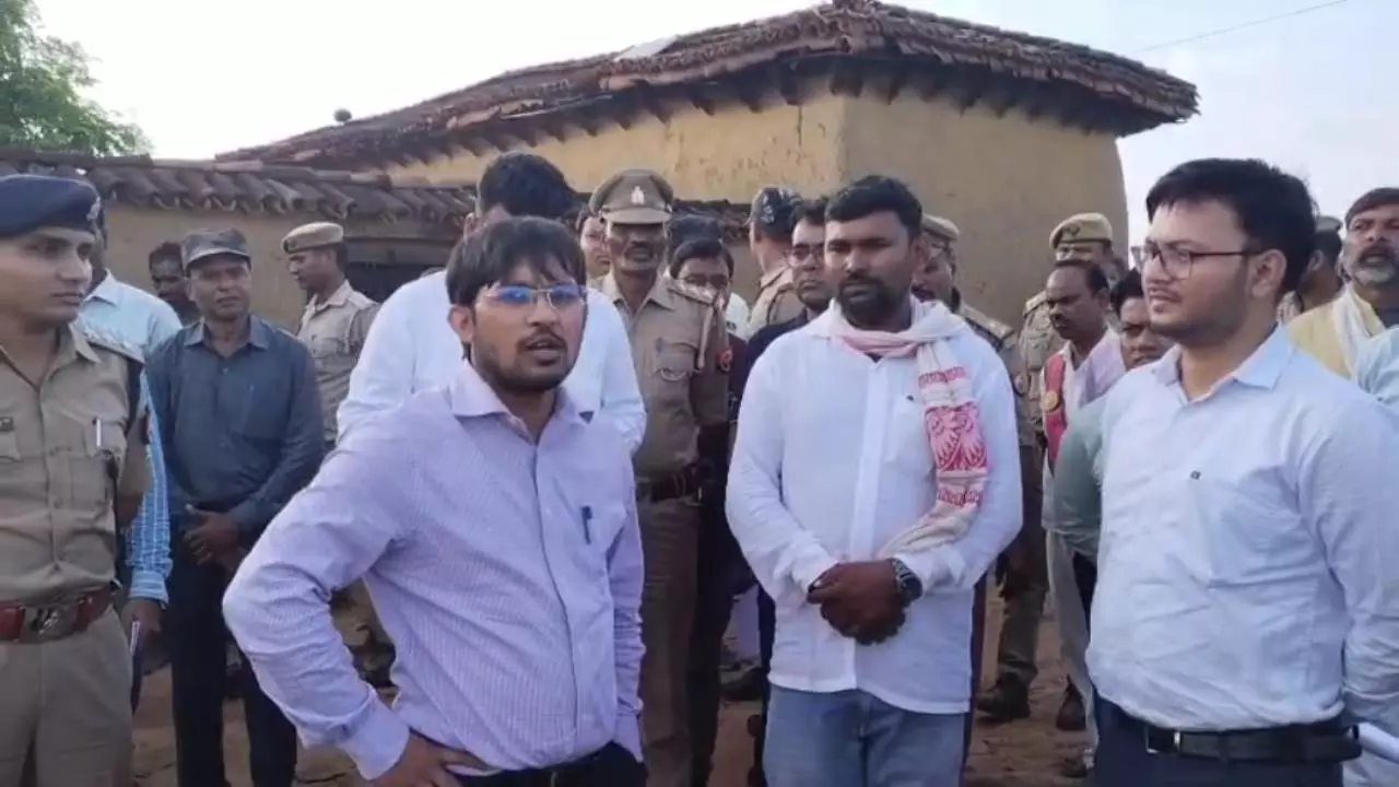 Chandauli News: विकास की कसौटी पर पिछड़े गांव: साहब का दौरा और वादों की सौगात