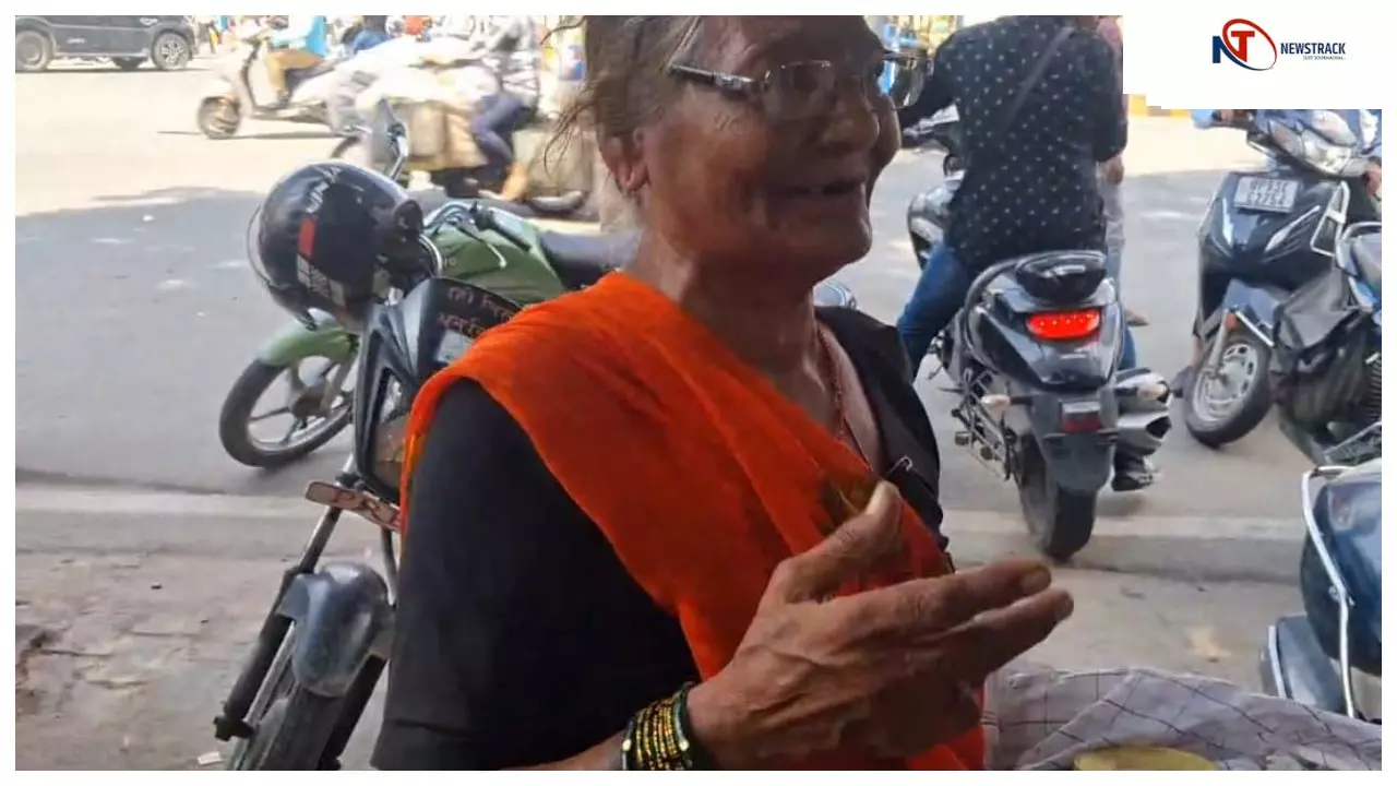 Jhansi News: झाँसी में छोटे बच्चों ने बुजुर्ग महिला से गहने ठगे: नकली नोटों की गड्डी थमाकर हुए फरार, रो-रोकर थाने पहुंची महिला