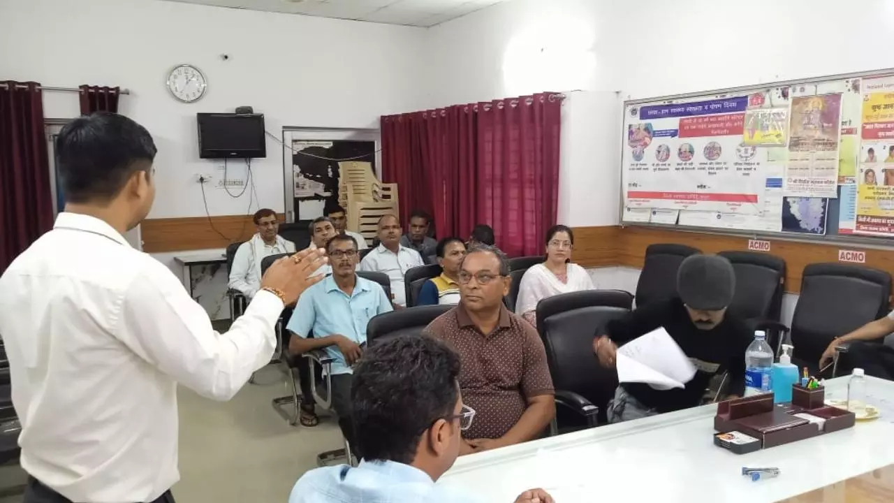 Mathura News: विश्व मच्छर दिवस पर गोष्ठी का आयोजन, मच्छर जनित रोगों से बचाव पर जोर