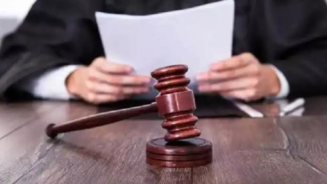 Chitrakoot News: छेड़खानी और जातीय उत्पीड़न केस में पलटी महिला, कोर्ट ने दिए झूठी गवाही पर मुकदमा दर्ज करने के आदेश