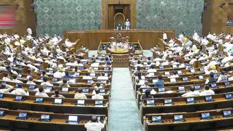 PM से CM तक सभी की हिलेगी कुर्सी, 30 दिन से ज्यादा हिरासत में रहे तो... संसद में आज पेश होंगे 3 बड़े बिल