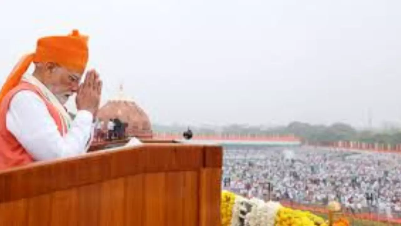 आत्मनिर्भर भारत का विज़न, मोदी का स्वदेशी व सुरक्षा पर जोर