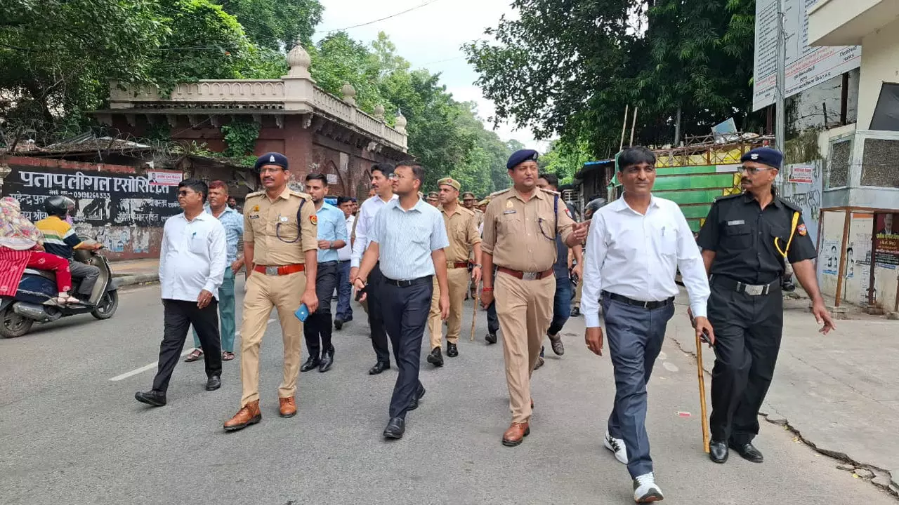 अतिक्रमण पर नगर निगम का एक्शन, जिलाधिकारी, नगर आयुक्त और ज्वाइंट सीपी मैदान में उतरे
