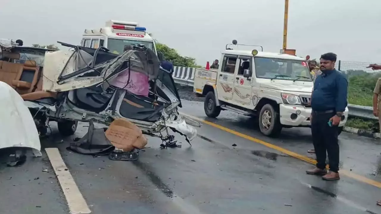 Two killed, two injured in serious road accident in Mainpuri