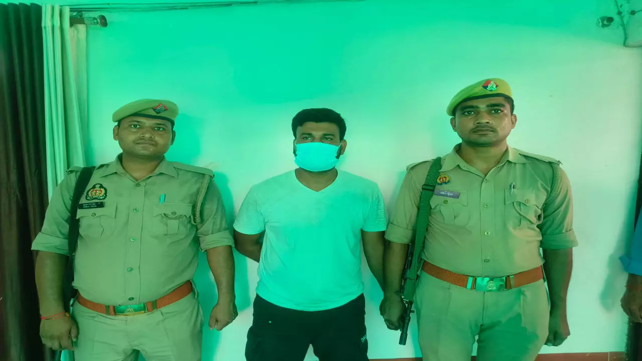 Balrampur News: फर्जी दस्तावेज़ों से नौकरी पाने वाला शिक्षक गिरफ्तार, 92 शिक्षकों पर दर्ज है केस