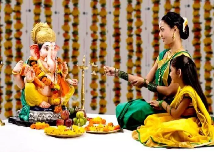 Ganesh Chaturthi 2025: गणपति बप्पा की स्थापना, पूजा और विसर्जन का शास्त्रीय विधान 1 1910014 2