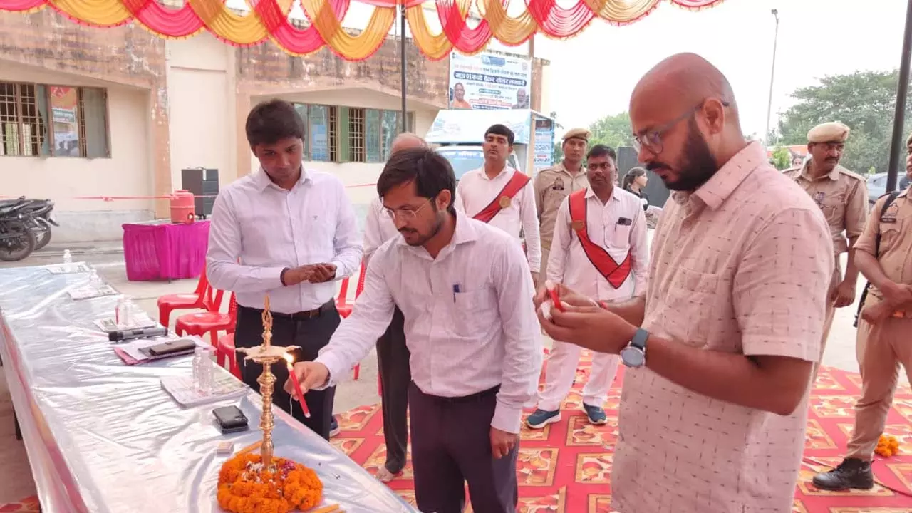 DM Chandra Mohan Garg gives Green Flag to PM Surya Ghar Yojana