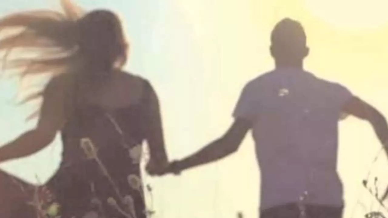 Two lovers run away for fear of family