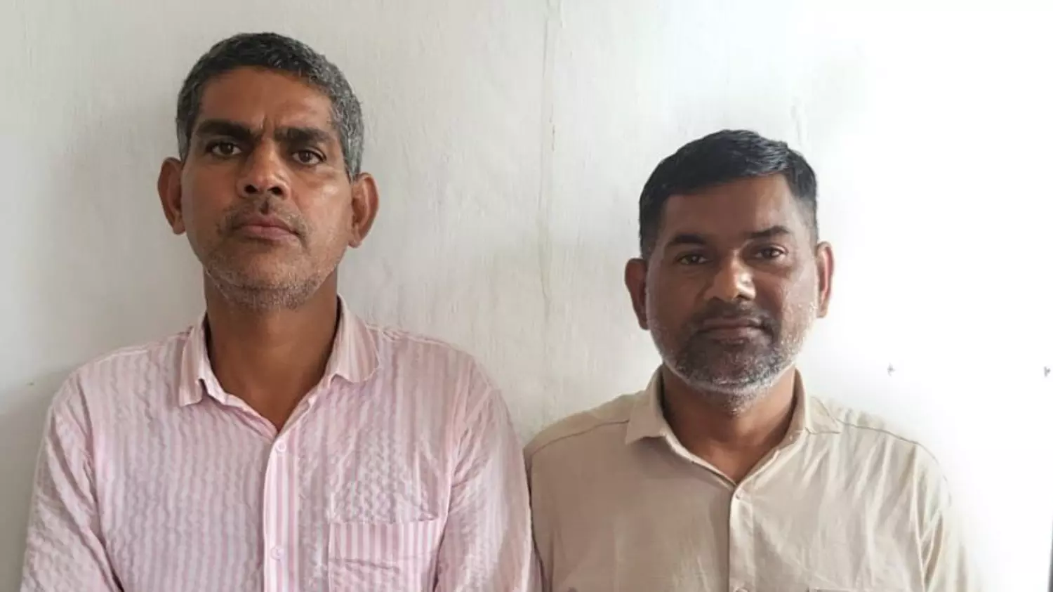 जमीनी रंजिश में दोहरे हत्याकांड को अंजाम देकर फरार हुए 2 भाई! यूपी STF ने नोएडा से किया गिरफ्तार, 16 साल से चल रहे थे फरार