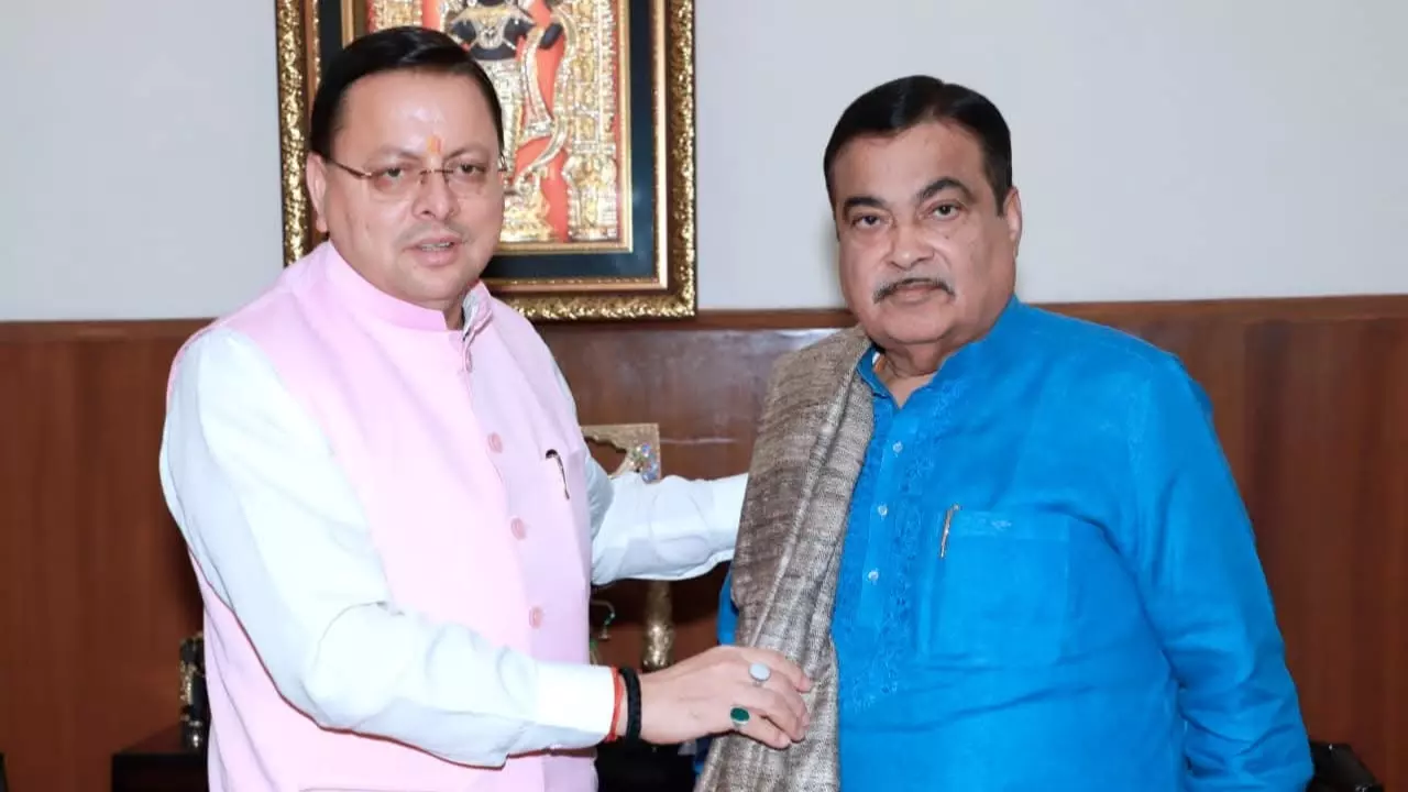आपदा से प्रभावित सड़कों के पुनर्निर्माण को लेकर मुख्यमंत्री धामी ने की नितिन गडकरी से मुलाकात, केंद्रीय सहयोग का किया अनुरोध