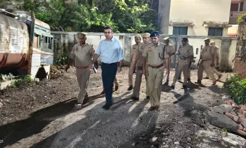 Chandauli News:अपराध मुक्त चंदौली की ओर एक और कदम: पुलिस अधीक्षक ने किया मुगलसराय थाने का औचक निरीक्षण