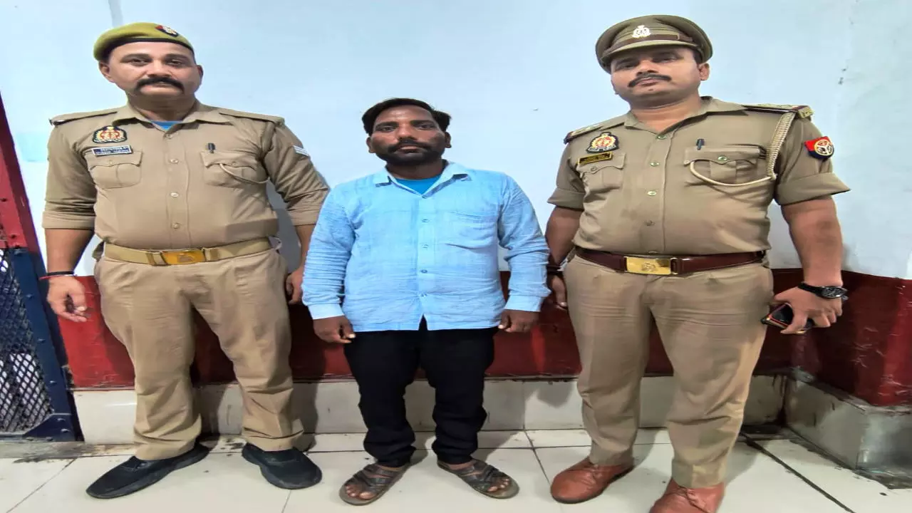 Chandauli News: DDU जंक्शन पर रेलवे पुलिस की बड़ी कार्रवाई: शराब तस्कर और चोरी के वांछित आरोपी गिरफ्तार