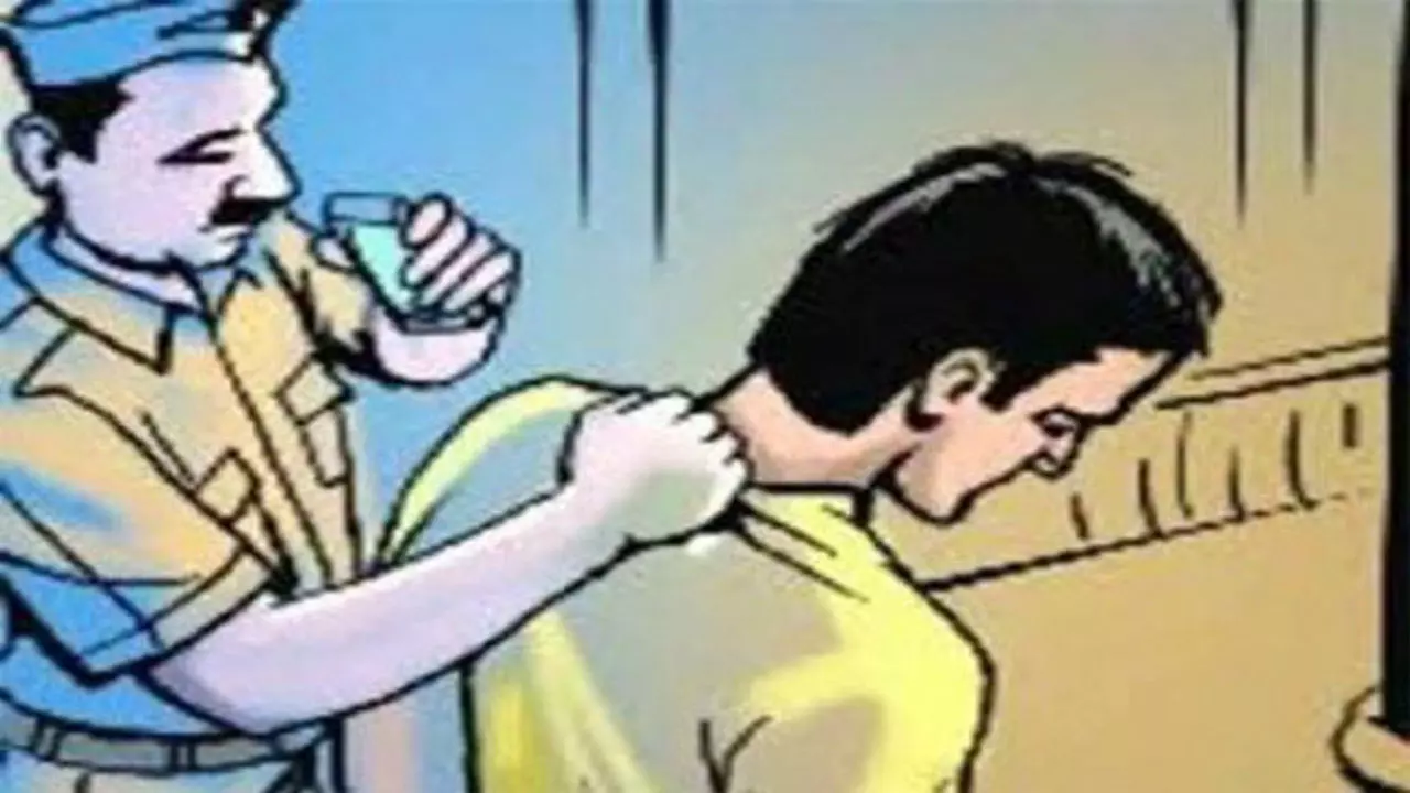 Bareilly News: बैटरी और बंद घर में चोरी के तीन आरोपियों को ग्रामीणों ने पकड़कर डायल 112 को सौंपे, पुलिस को दी तहरीर