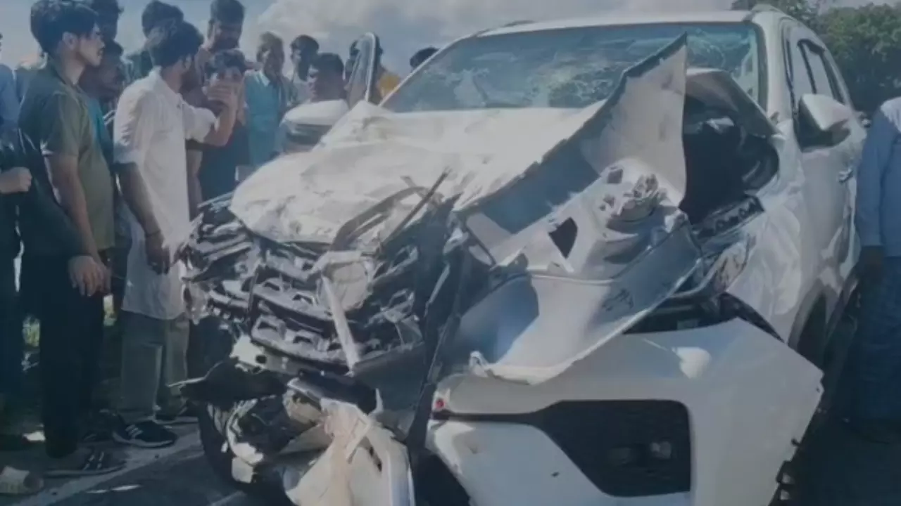 Pilibhit News: तेज रफ्तार फॉर्च्यूनर और टैम्पू की भिड़ंत में 5 की मौत, 6 घायल