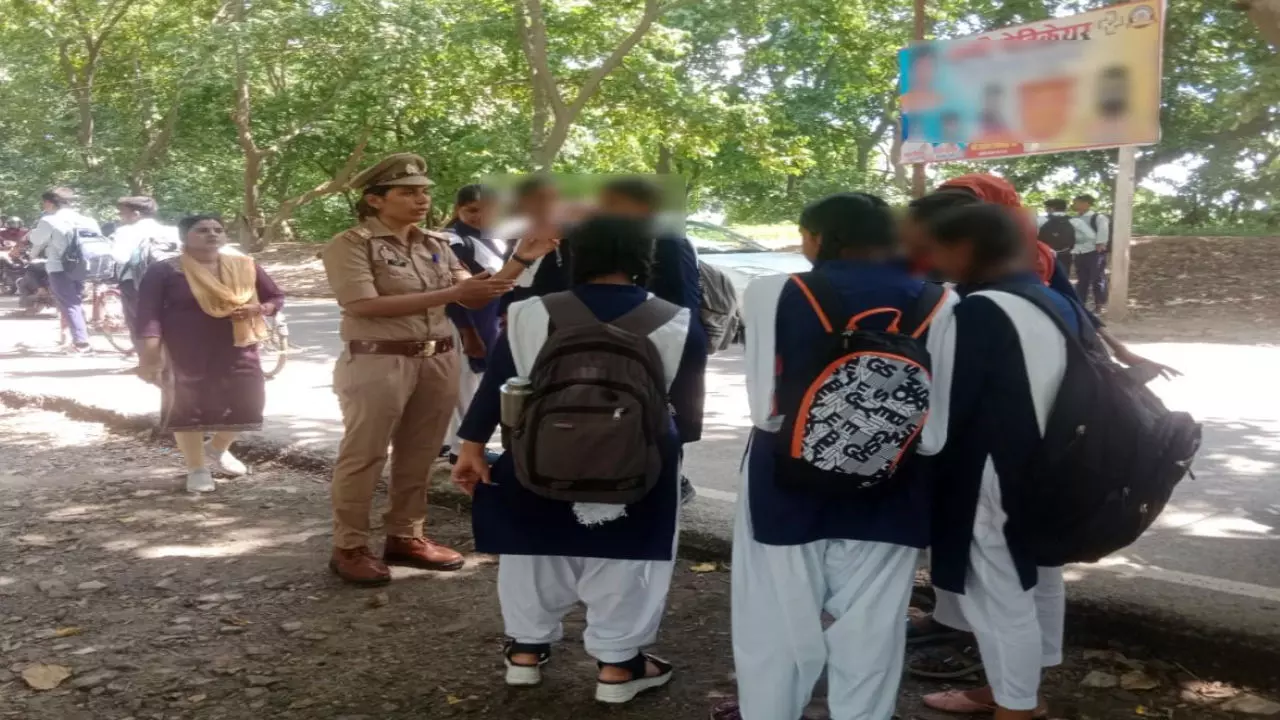 Siddharthnagar News: एण्टी रोमियो स्क्वाड की सख़्ती: स्कूल-कॉलेजों के आसपास की चेकिंग, महिला सुरक्षा पर फोकस