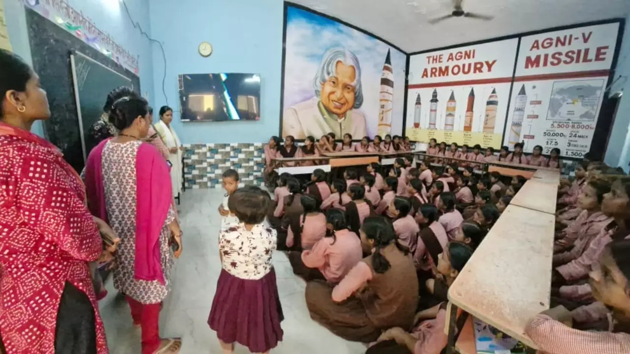 सीएम योगी आदित्यनाथ की नई पहल, 1.32 लाख विद्यालयों में बच्चों को अंतरिक्ष विज्ञान से जोड़ा, नेशनल स्पेस डे पर खास कार्यक्रम