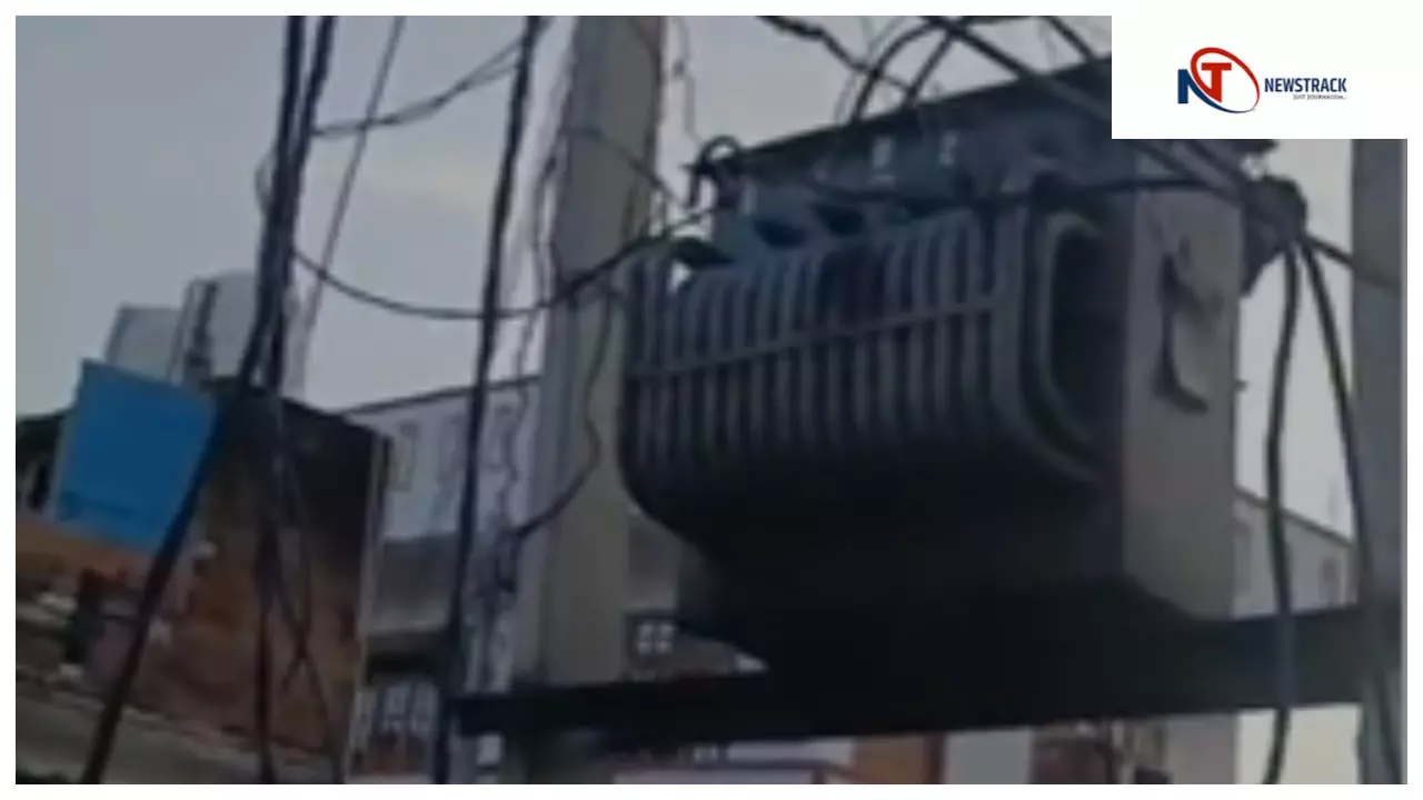 बांस के सहारे बिजली तार और खुले में रखा ट्रांसफार्मर, लखनऊ में बिजली विभाग की लापरवाही