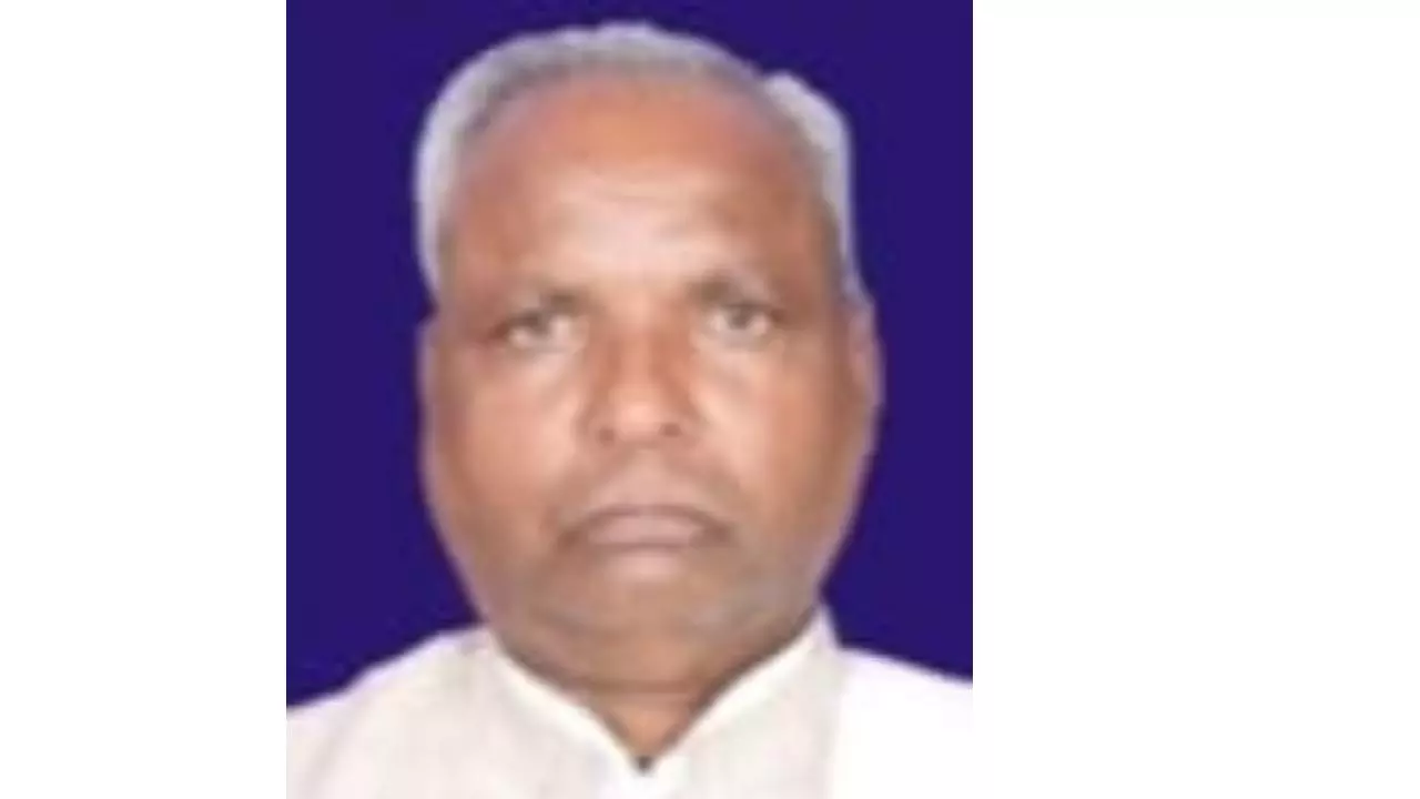Chandauli News: चंदौली के प्रसिद्ध शिक्षाविद चंद्रकेश का निधन, शिक्षा जगत में शोक की लहर