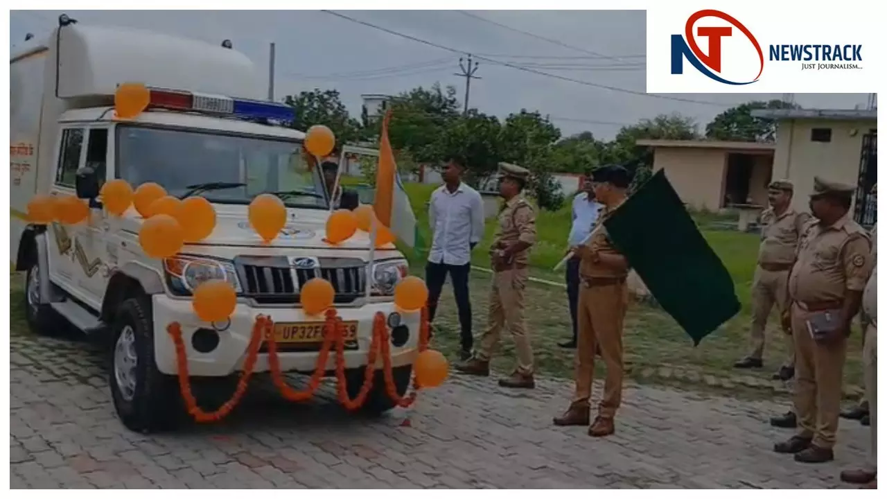 Shravasti News: श्रावस्ती पुलिस को मिली हाई-टेक फॉरेंसिक वैन, अब वैज्ञानिक ढंग से होगी जांच , एसपी ने हरी झण्डी दिखाकर किया रवाना
