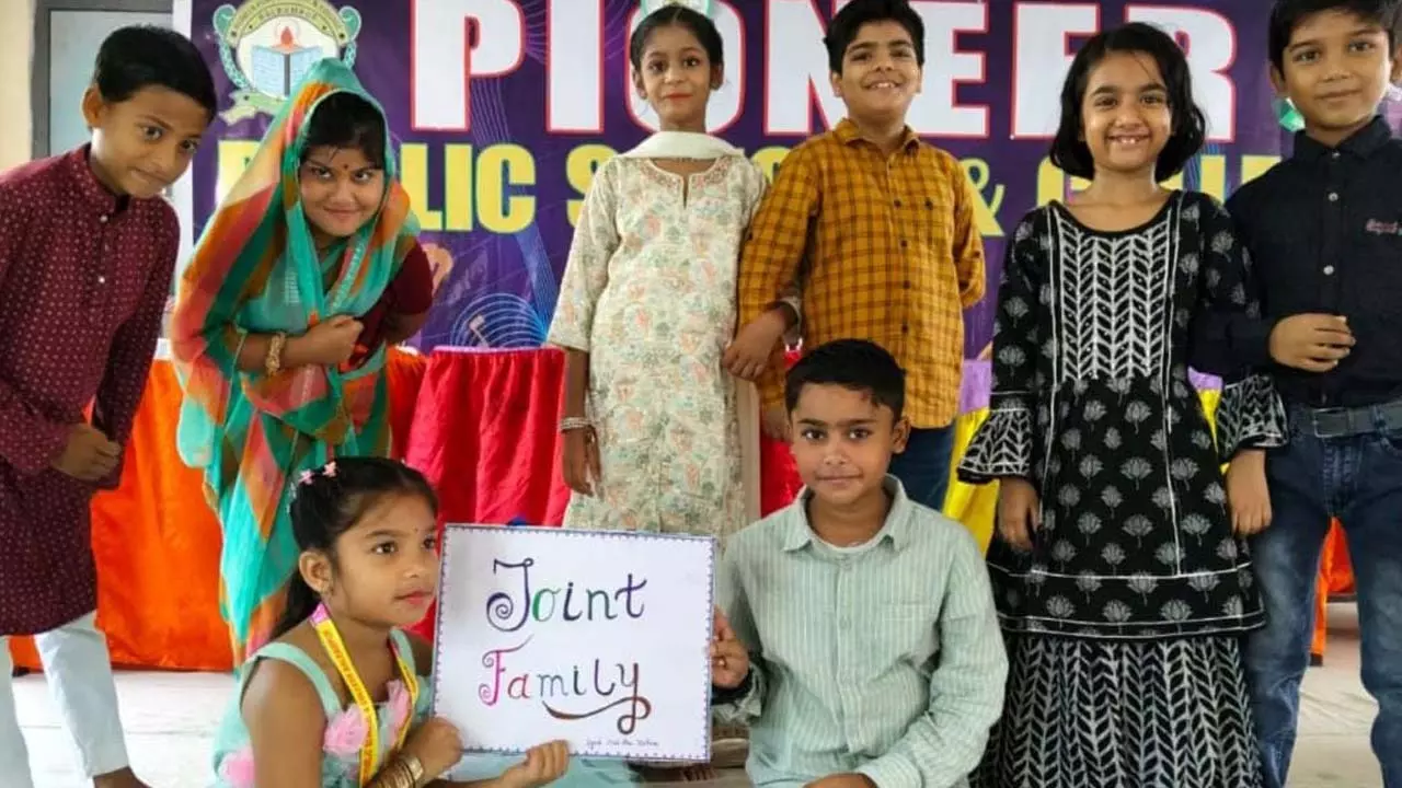 Special Classes on Social Sciences at Pioneer School