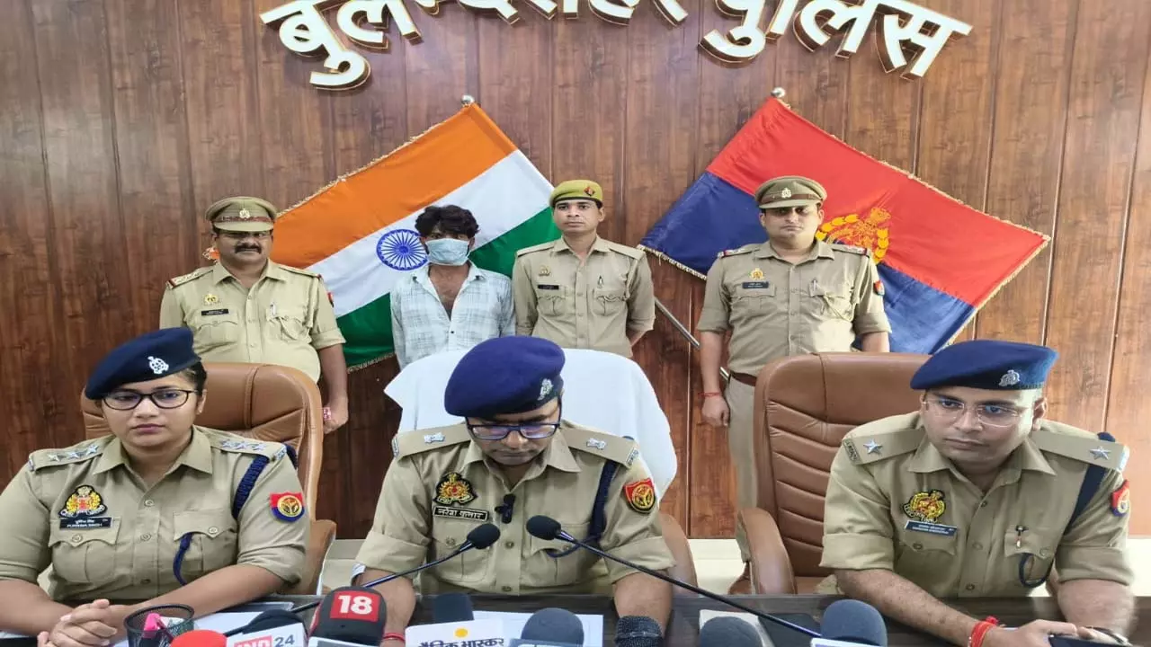 Dhruv, arrested for selling counterfeit notes for selling tea