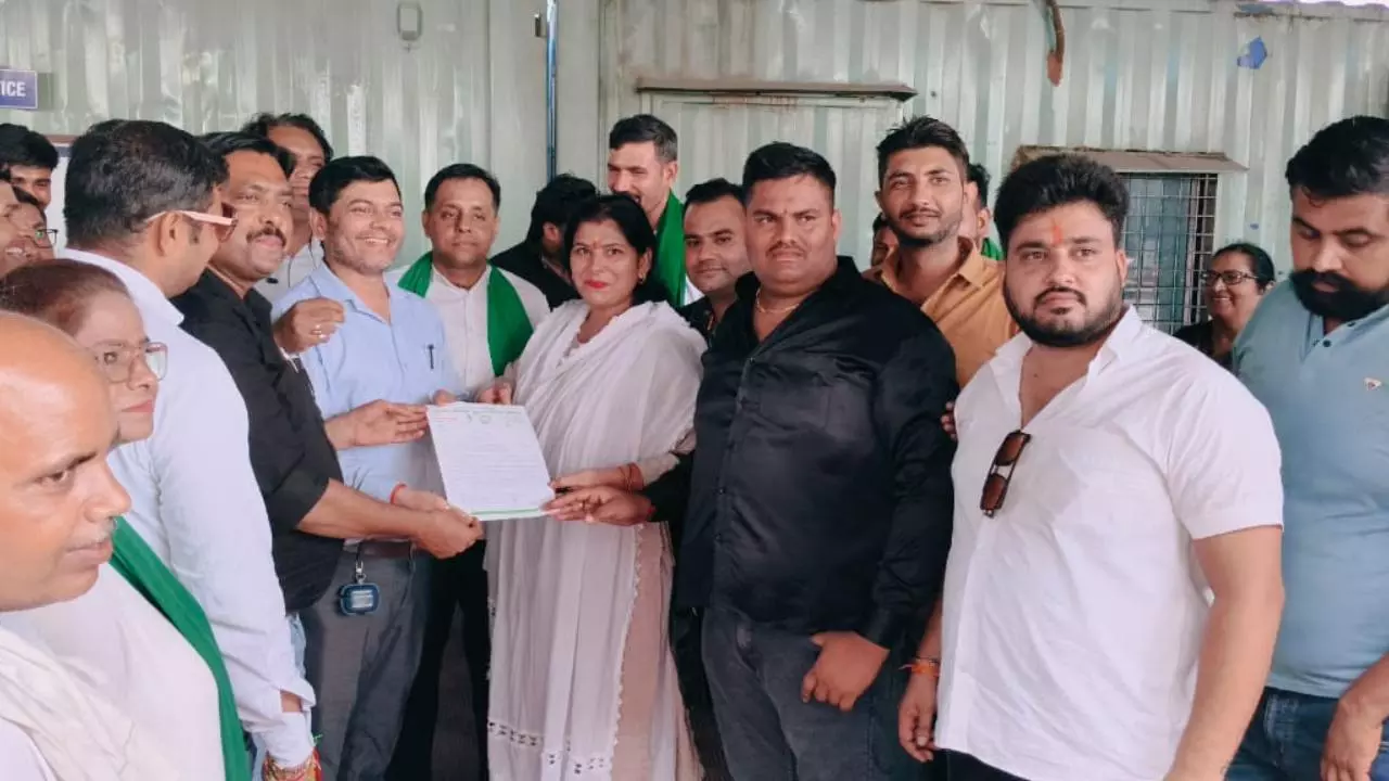 Aligarh News: भारतीय किसान युवा जागरुक संगठन ने किया गभाना टोल का घेराव