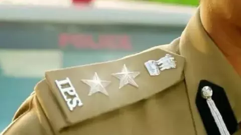 UP के पुलिस महकमे में फिर चली तबादला एक्सप्रेस! 5 IPS अफसरों का हुआ ट्रांसफर, देखें पूरी सूची