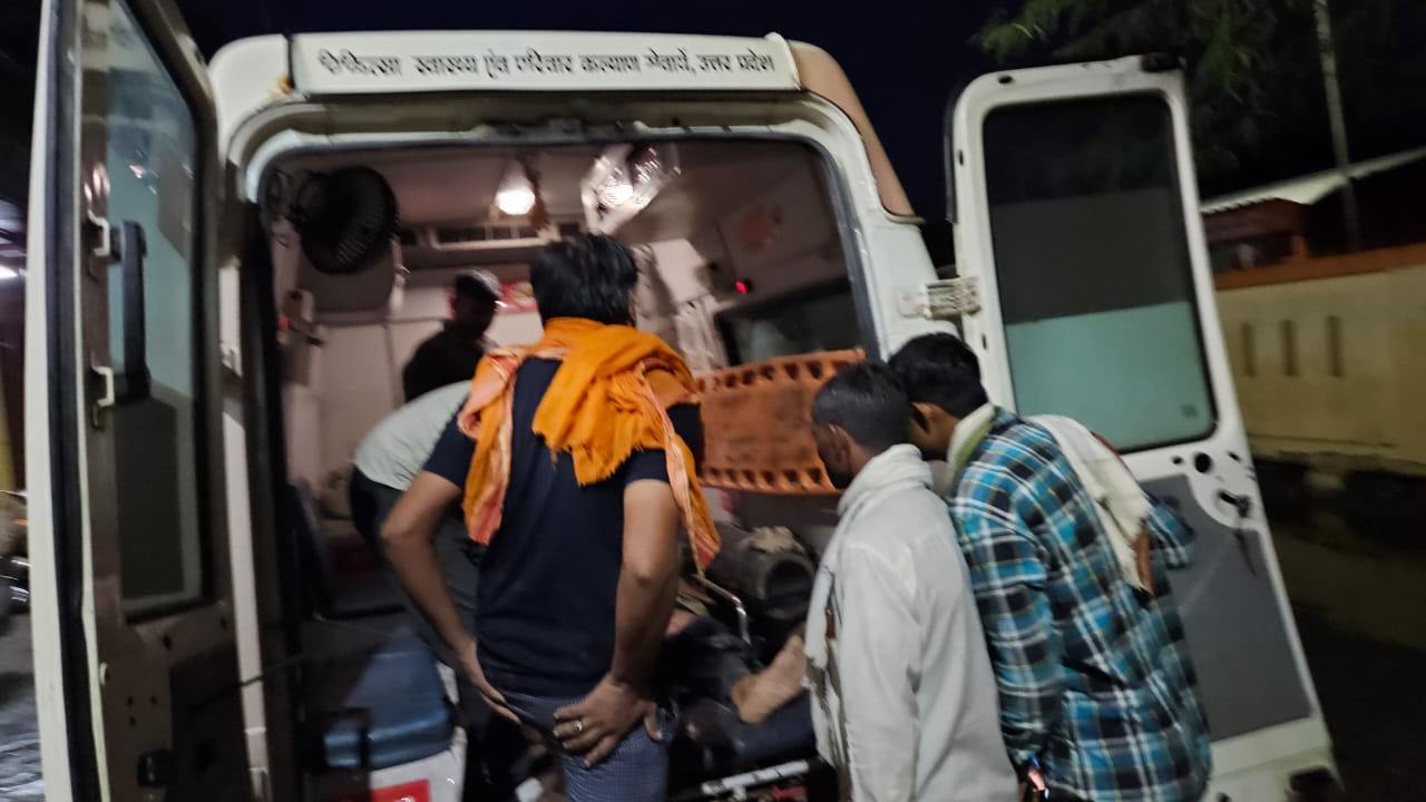 Tourist Bus Brake Fails, Hits Tempo on Barsana-Govardhan Road| Over a ...