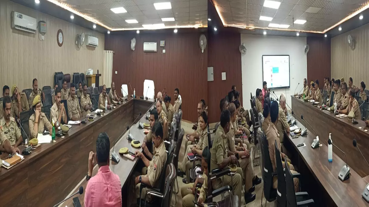 Chandauli News: साइबर अपराधों से लड़ने के लिए चंदौली पुलिस को मिला विशेष प्रशिक्षण
