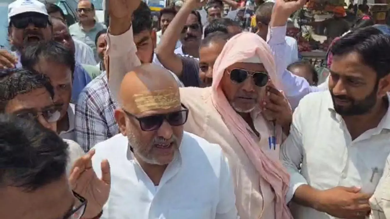 Chandauli: बनारस से फर्जी तरीके से जीत कर मोदी बने प्रधानमंत्री, अजय राय बोले-अब जनता हो गई जागरूक
