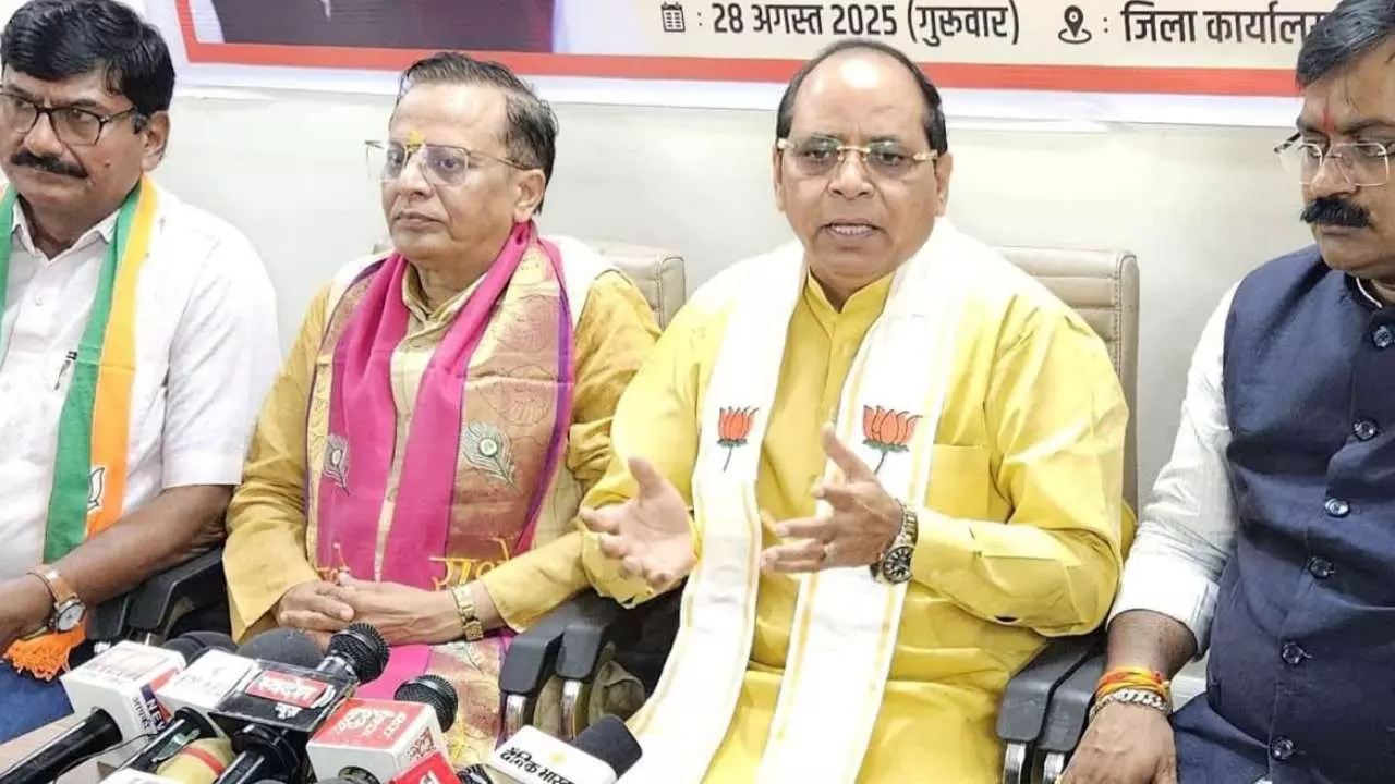 Bulandshahr_ PM Modi Counters Trump Tariff with Swadeshi Campaign