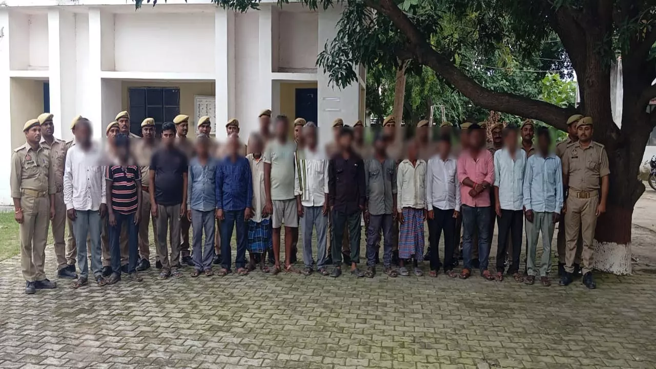 Siddharthnagar News: सिद्धार्थनगर पुलिस का अभियान: 11 वांछित व 21 वारंटी अभियुक्त गिरफ्तार