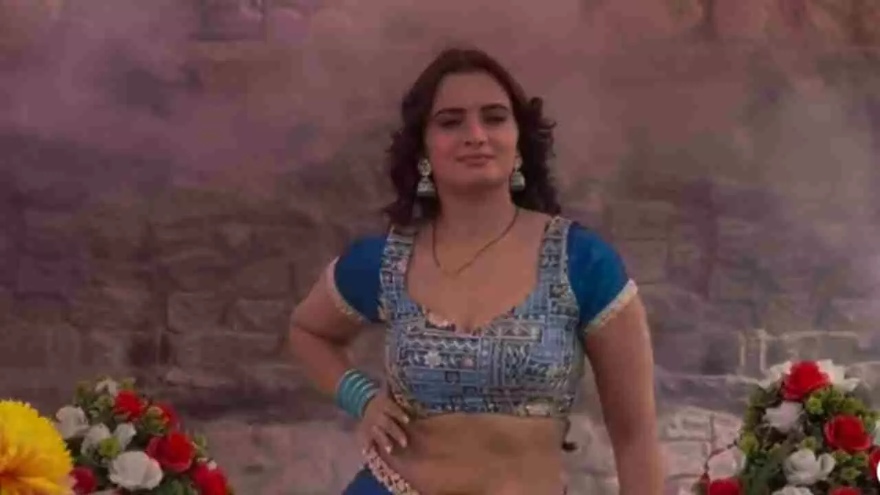 Neelam Giri Video: बिग बॉस 19 फेम नीलम गिरी का होश उड़ाने वाला वीडियो, देखें यहां