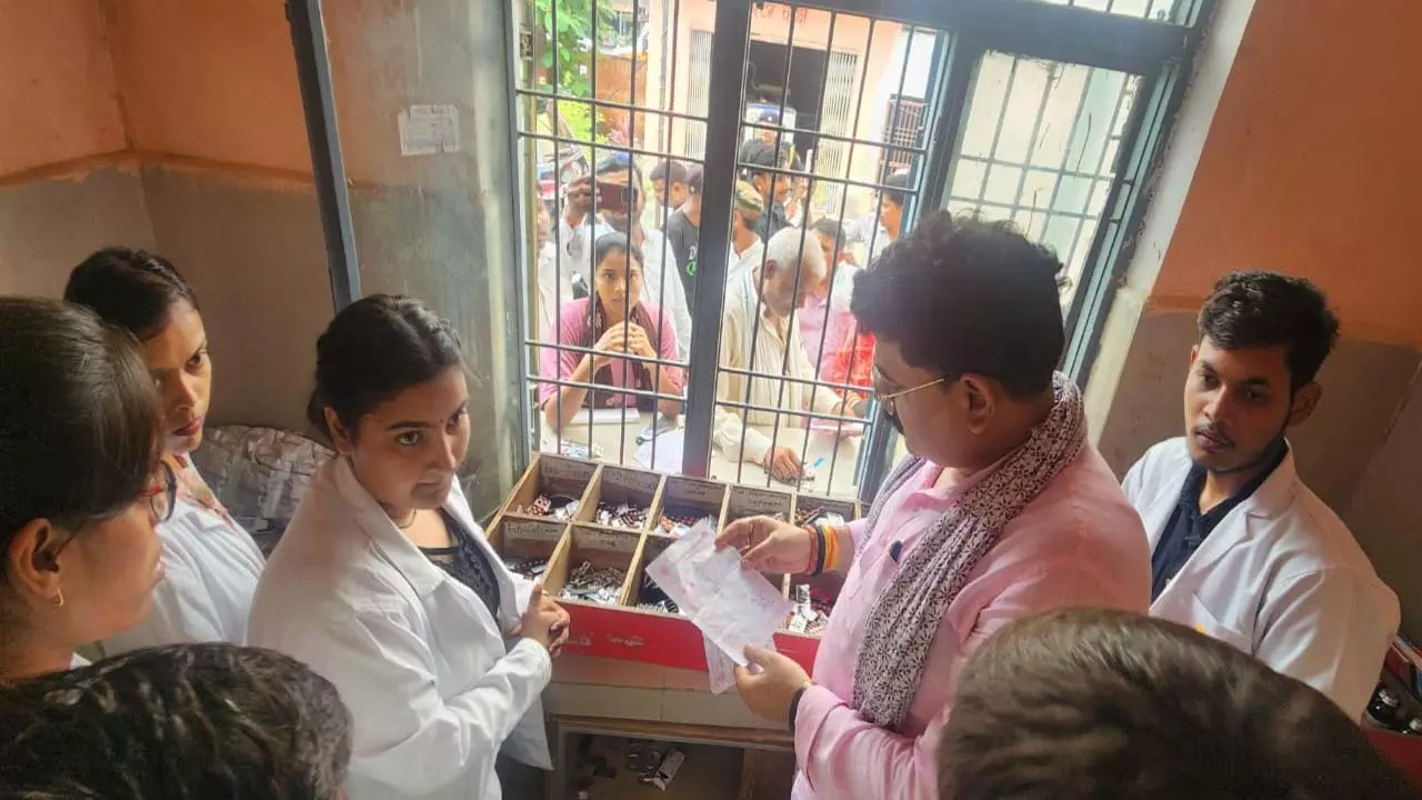 MLA Ramesh Mishra inspects Overbridge construction and community health center