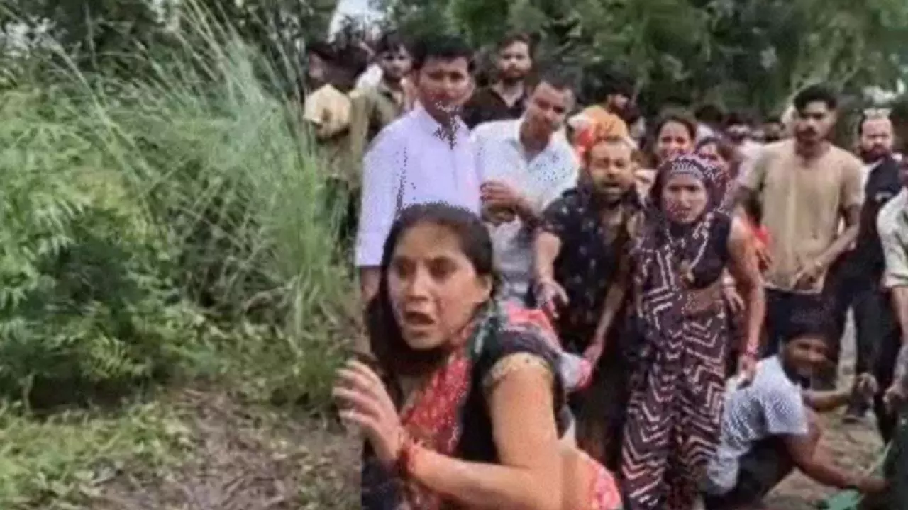 Hardoi News: हरदोई में लापता भाजपा बूथ अध्यक्ष का तालाब में मिला शव, परिजनों ने हत्या का आरोप लगाया
