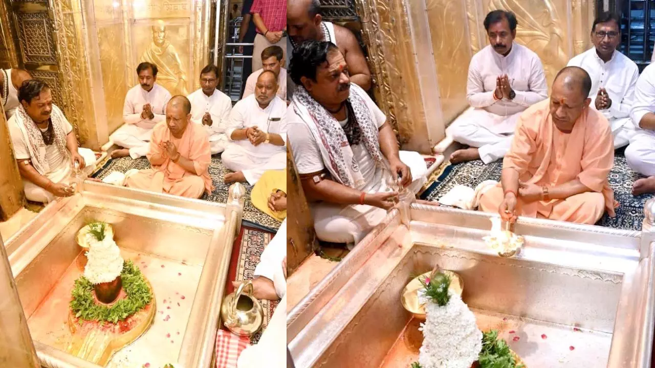 Varanasi News: काशी पहुंचे सीएम योगी, बाबा विश्वनाथ और काल भैरव के दरबार में की पूजा-अर्चना