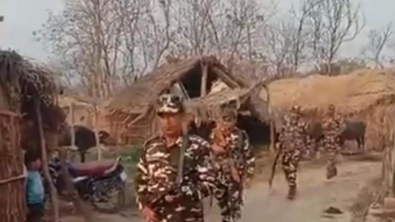 Balrampur News: भारत-नेपाल सीमा पर कड़ी सुरक्षा, एसएसबी-पुलिस की संयुक्त गश्त से बढ़ा विश्वास