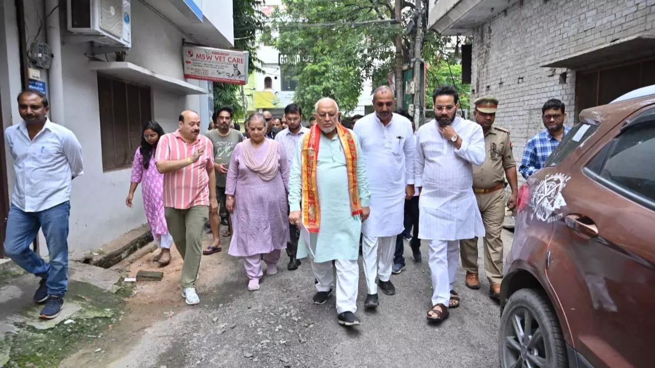 प्रभारी मंत्री सुरेश खन्ना ने शहर के विभिन्न स्थानों का किया औचक निरीक्षण, अधिकारियों को दिए निर्देश