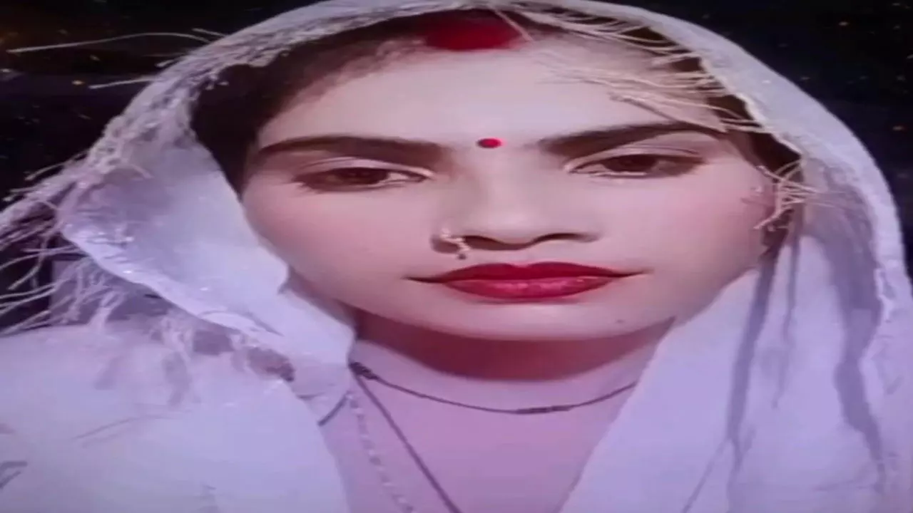 Etah News: विवाहिता का शव फांसी पर लटका मिला, मायके पक्ष ने ससुरालियों पर लगाए आरोप