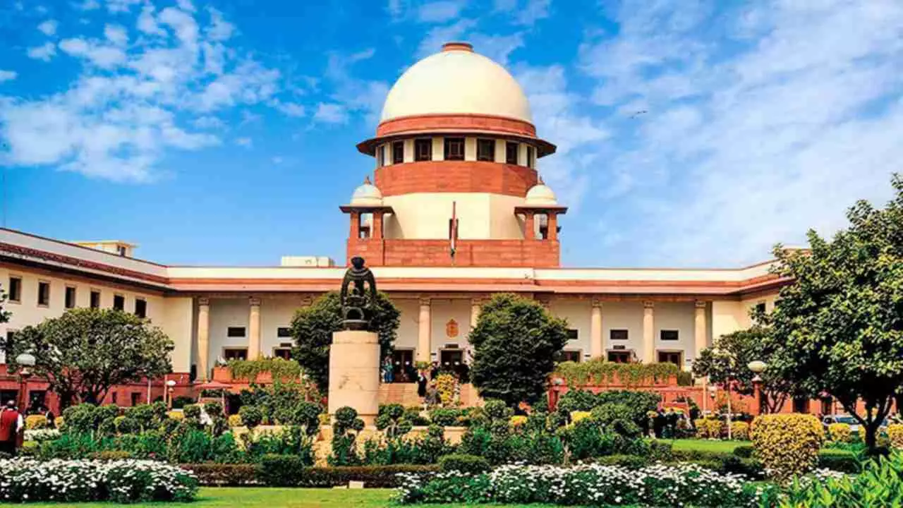एक्शन में आया SC, जज के सचिव की स्टेनो बुक जब्त, जानिए इस ऐतिहासिक फैसले की वजह