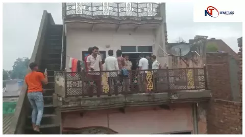 मथुरा छाता क्षेत्र के गांवों में आकाशीय बिजली गिरने से मकानों व मंदिर को भारी नुकसान